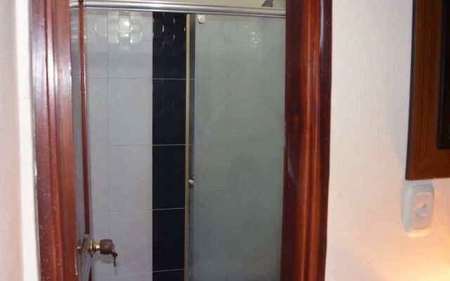 Mayleen Colonial Hotel