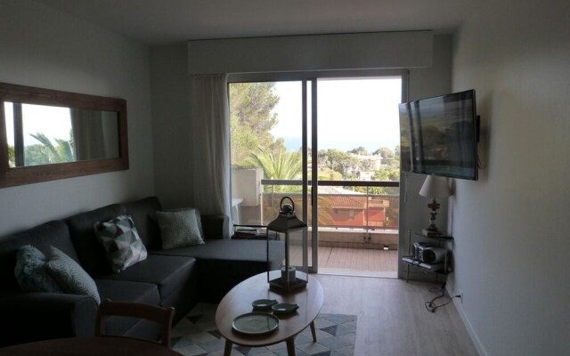 Apartment With one Bedroom in Saint-raphaël, With Wonderful sea View,
