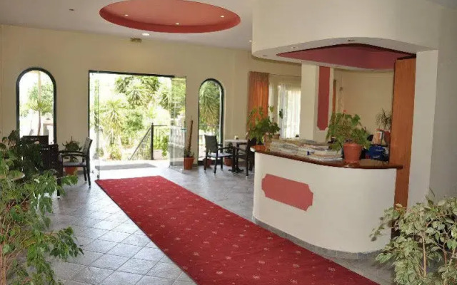 Hotel Pyrros