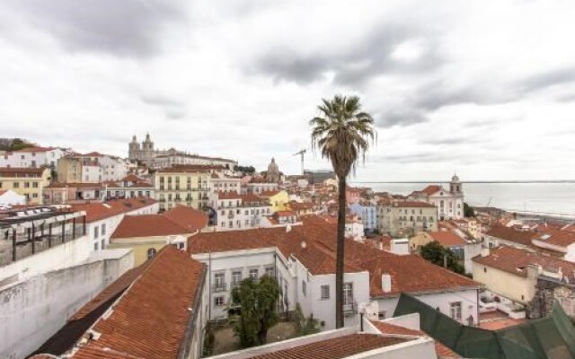 Alfama Tailor Made Green House With a View #2