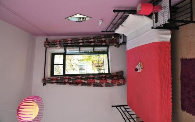 Akteon Rooms