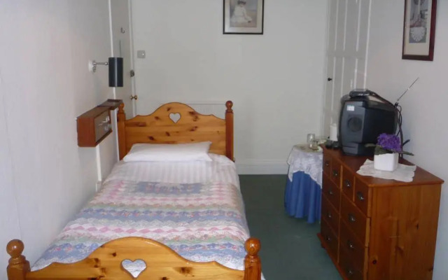 Vallum House Hotel