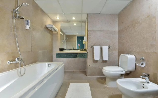 Moreno Horizon Spa & Resort