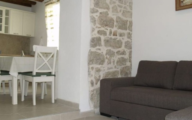One Bedroom Apartment Venilia Ground