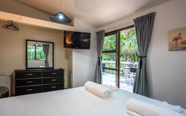 Treetops - Forest Escape - Onetangi – Guest Rooms – Onetangi
