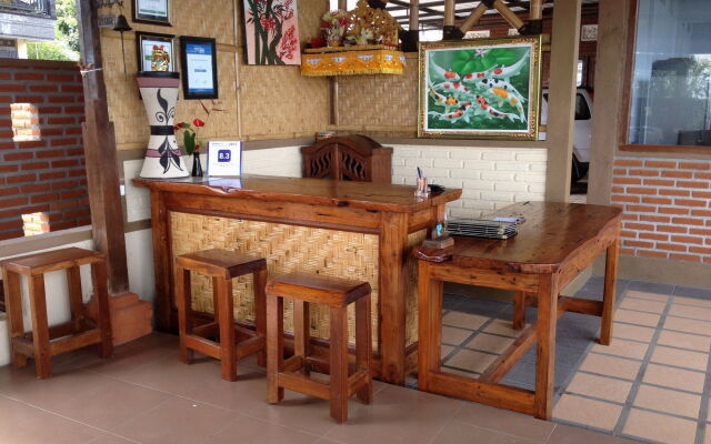 KARANG SARI Guesthouse & Restaurant