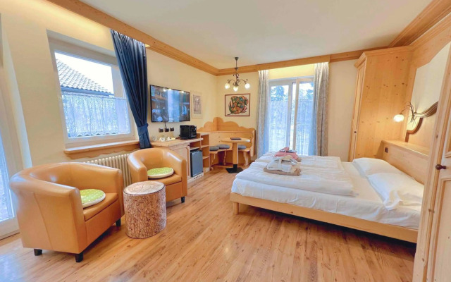 Alle Dolomiti Boutique Lake Hotel