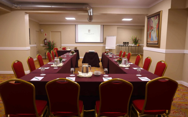 Radisson Hotel Plaza del Bosque