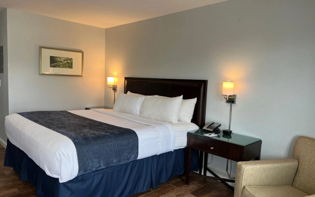 Lantern Inn & Suites