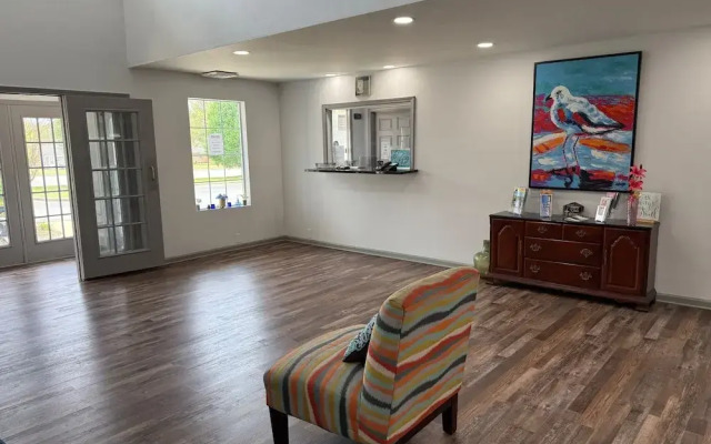 Brentwood Inn & Suites