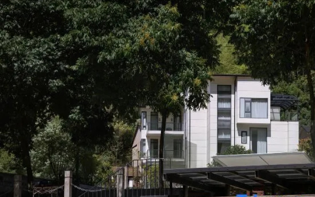 Facing the Mountain for Residence | Anji Zhuxi Mountain Wild Drift Dock Homestay – Outside – Huzhou