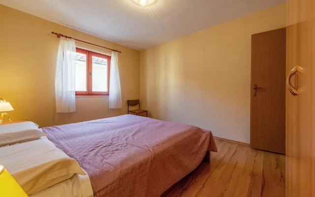 Beautiful Apartment in Vrsi With Wifi and 2 Bedrooms