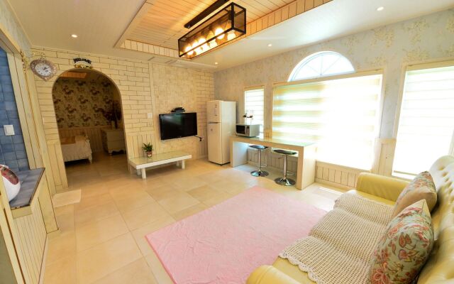 Namhae Alhambra Pension