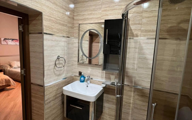 Central Deluxe Residence Apartments