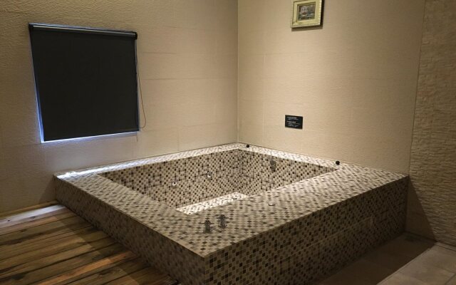 Her Home Spa Motel Douliu