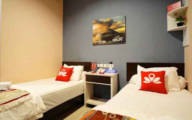 ZEN Rooms Basic Audah Syariah Sutos