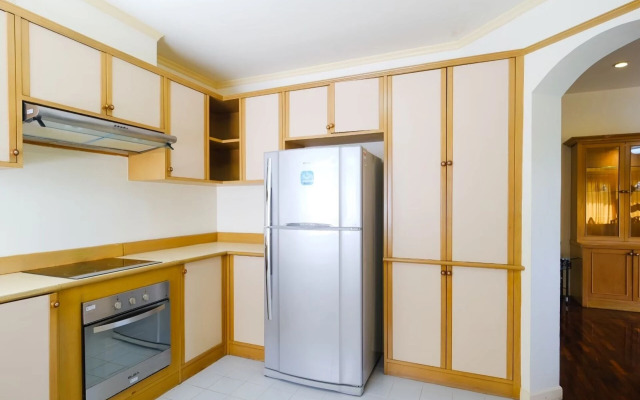 Seastar Hotel And Service Apartment