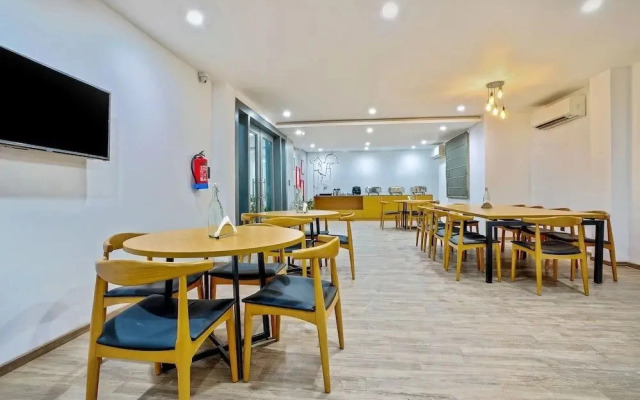 OYO Townhouse 171 Sector 104