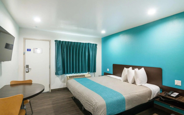 Motel 6 South El Monte, CA - Los Angeles