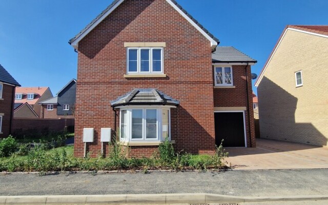 Brand new Entire 4-bed House in Peterborough