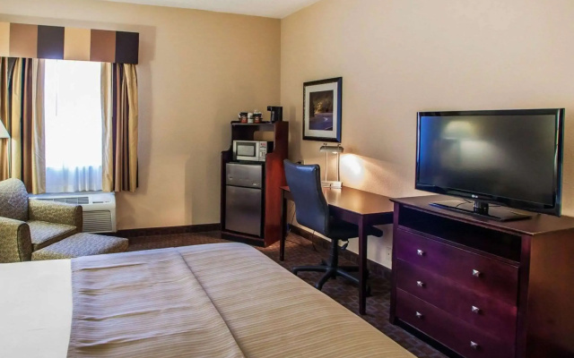 Quality Inn & Suites Peoria North