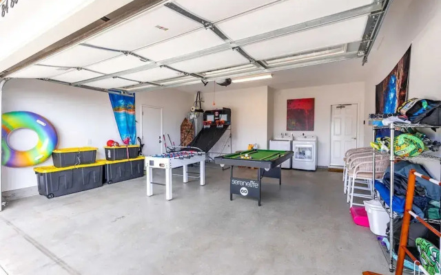 Makaha Villa by Avantstay Mountain + Ocean Views