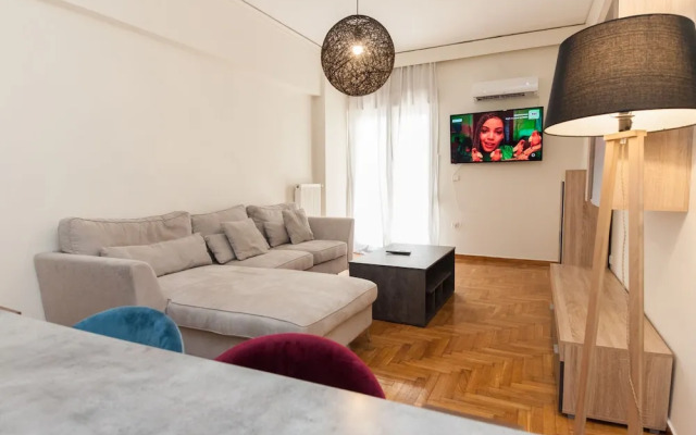 Luxury Pireas Stay New 2BR Urban Escape