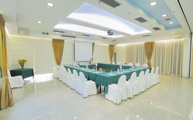 Emmantina Hotel