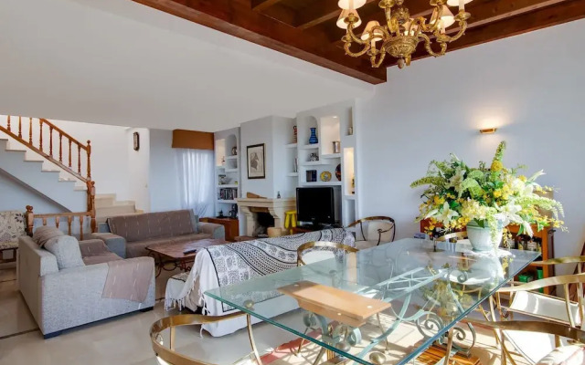 Plush Holiday Home in Marbella With Swimming Pool