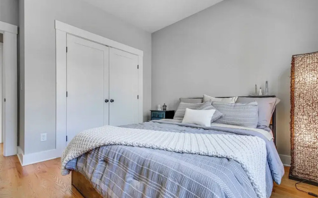 Vibrant Downtown Cincinnati Townhome w/ Sauna!