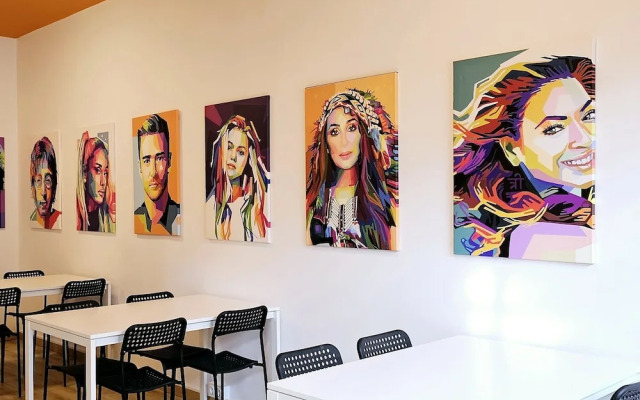 Arc House Pop Art
