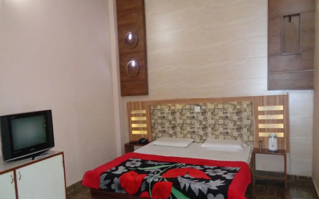 Goroomgo Hotel Ishan Katra