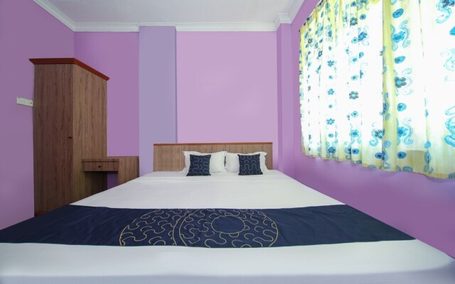 OYO Capital O 89876 Safari Hotel