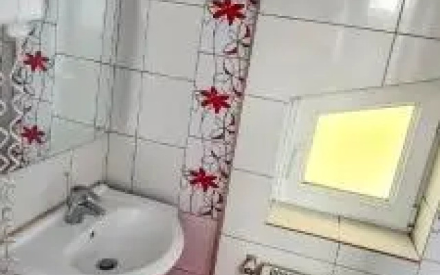 5 Stars High Hostel