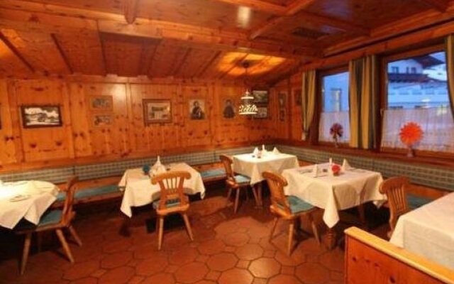 Hotel Lebzelter