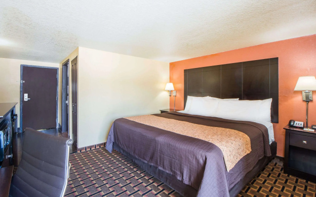 Days Inn by Wyndham Joplin