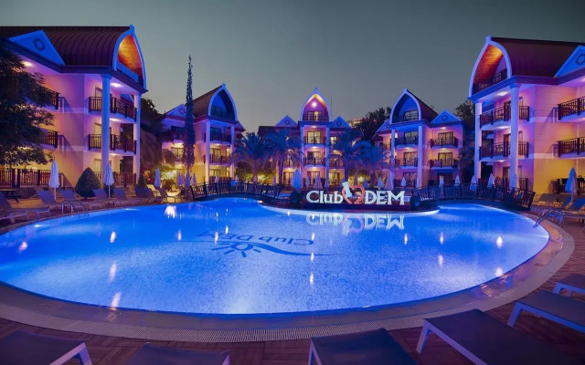 Quattro Beach Spa & Resort Hotel