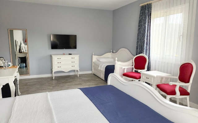 Otel Naturla Göl Evi