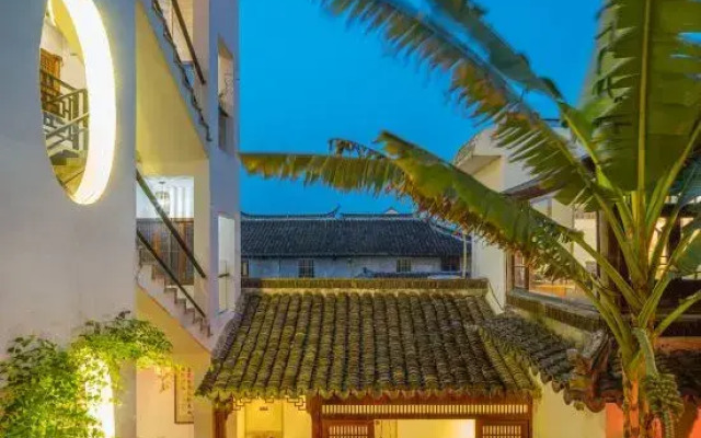 Xitang Yunlaiji Riverside Art Hotel (Xitang Guzhen Store)
