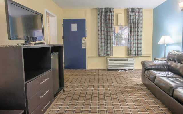 OYO Hotel Knoxville TN Cedar Bluff I-40