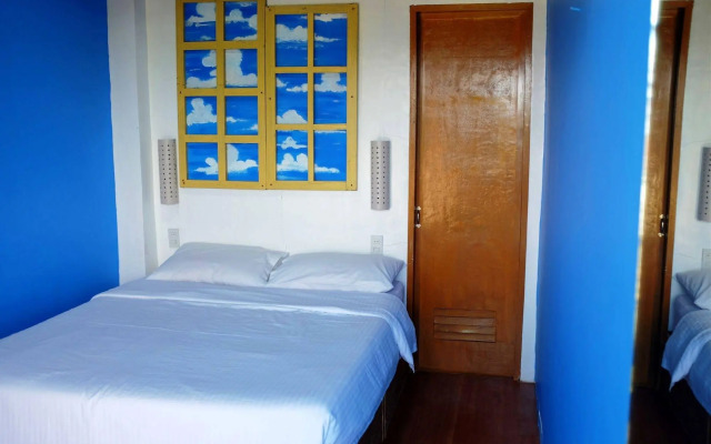 MNL Beach Hostel Boracay