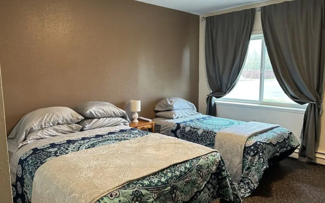 Bird Creek Motel