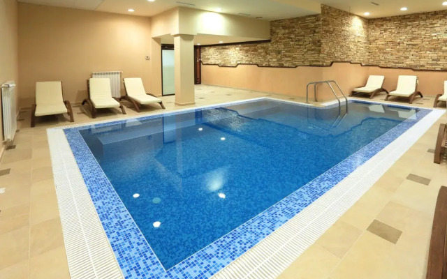 Royal Park - Half Board Hotel