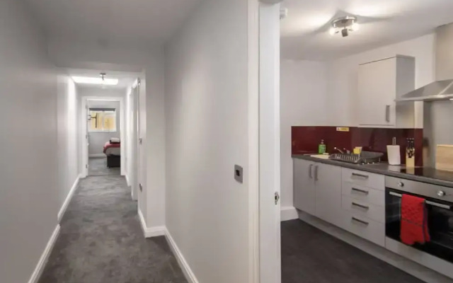 2 Bedrooms Sleeps 7 Near Top Blackpool Attractions