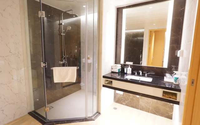 Interact China Fine Condo - Novotown