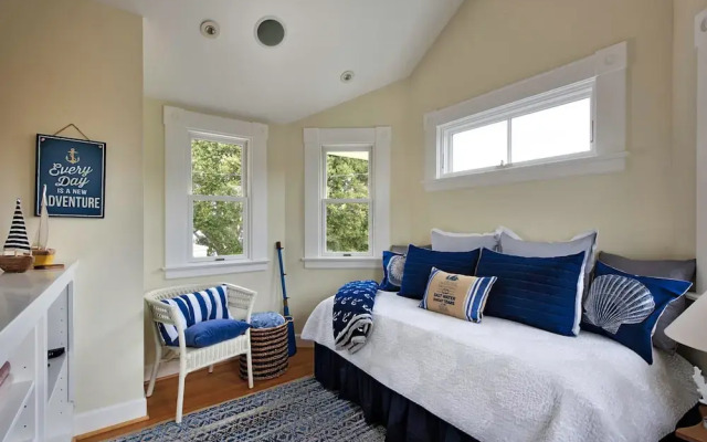3715 Bliss by the Sea