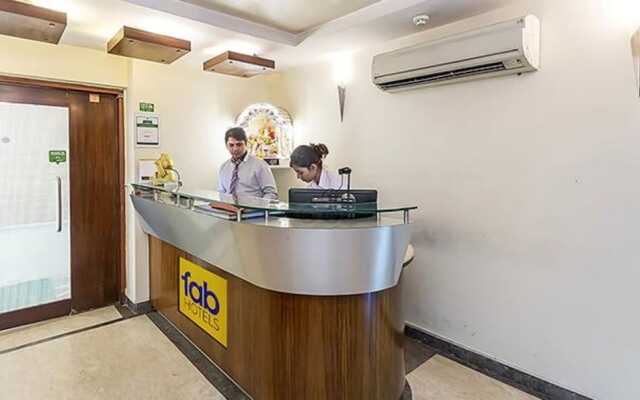 Fabhotel Poco Loco