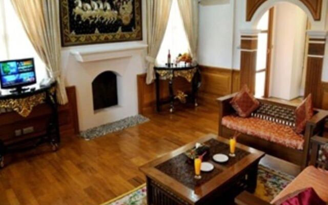 Royal Reward Resort