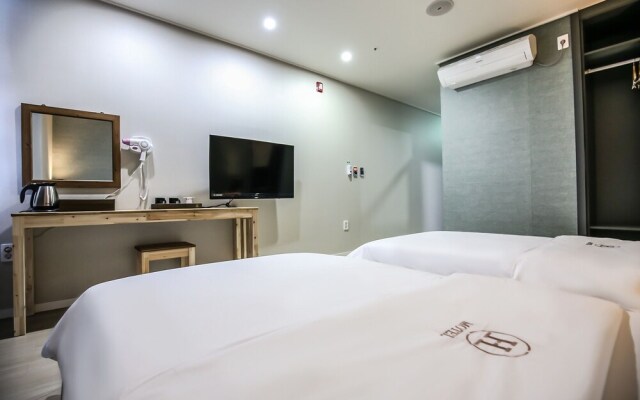 Eumseong Chungbukyeoksindosi H Motel