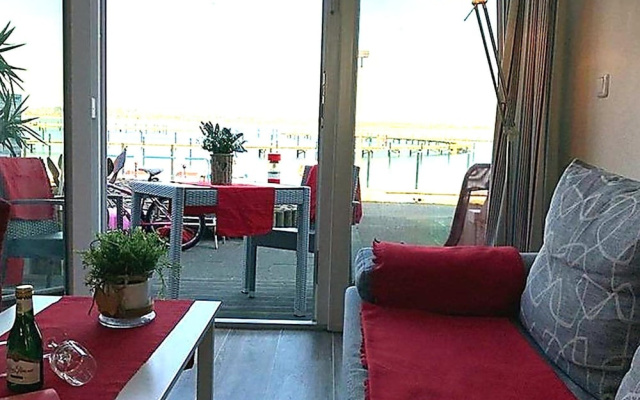 Coastal Apartment With Balcony